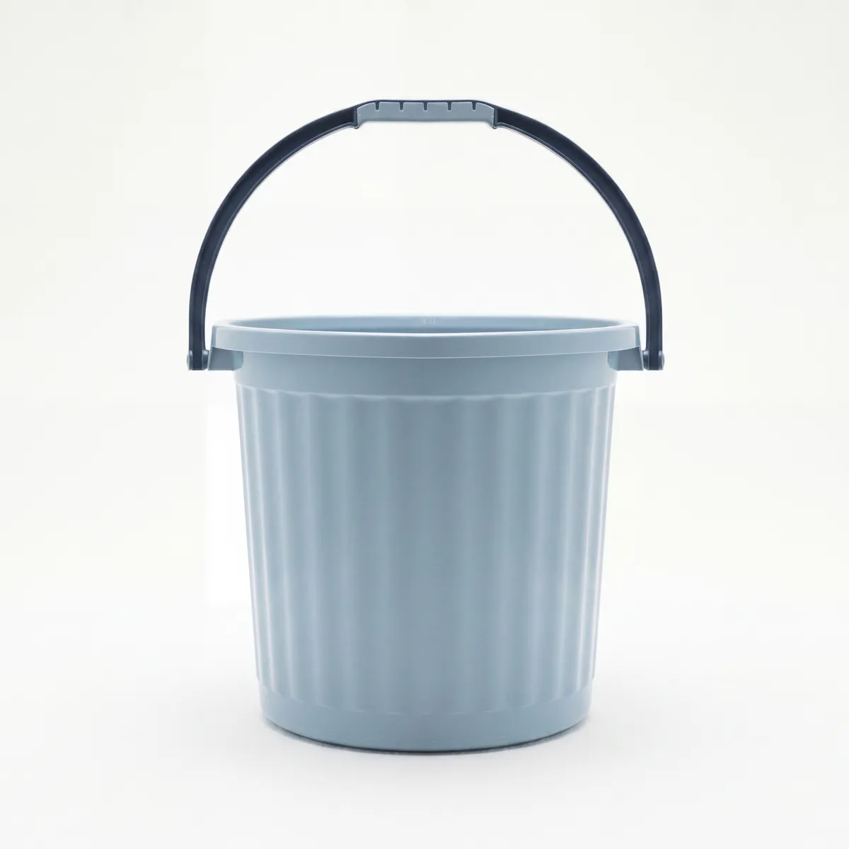 5 L Su Kovası